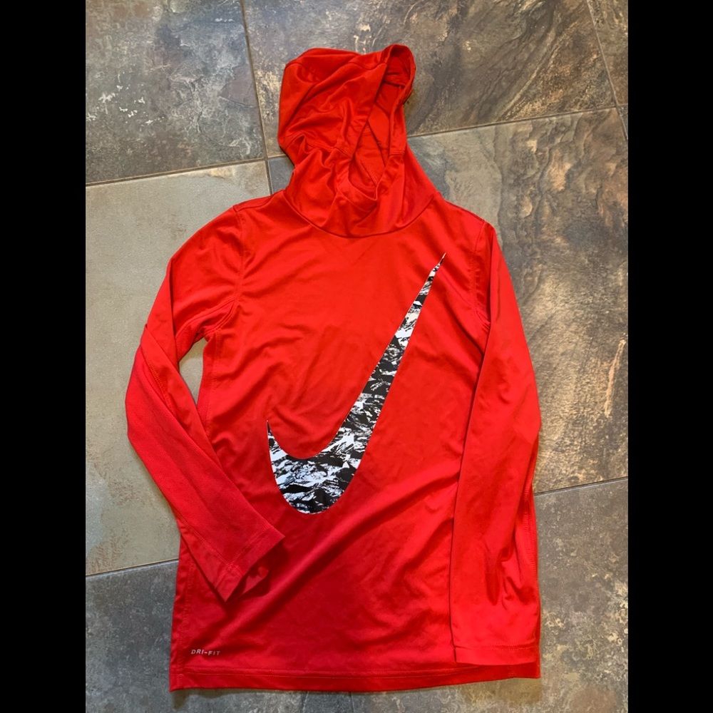 Kids Nike long-sleeved shirt with hood.